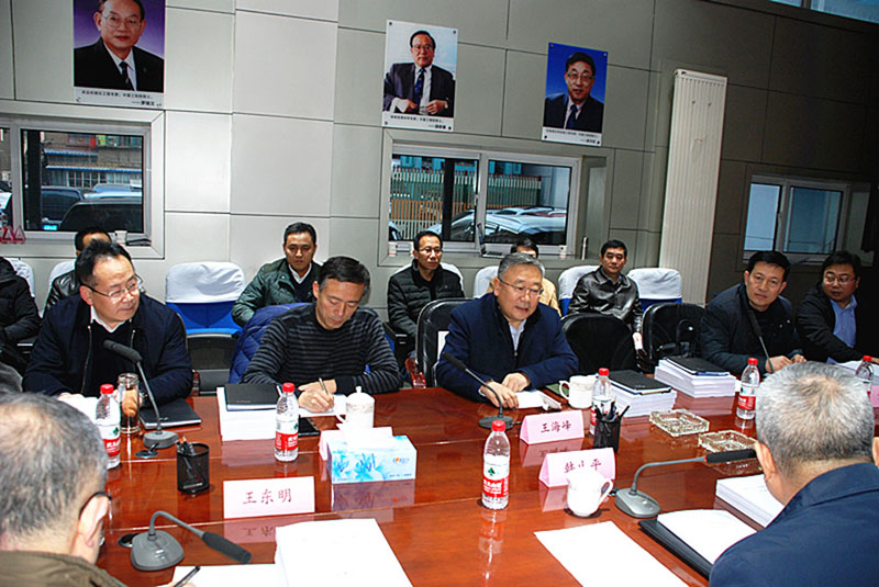 一項(xiàng)國際領(lǐng)先 三項(xiàng)國際先進(jìn) 一項(xiàng)國內(nèi)先進(jìn)——星火機(jī)床公司5種產(chǎn)品在省級新產(chǎn)品備案評審中贏得滿堂彩