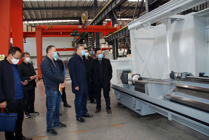 甘肅省工信廳副廳長王海峰來星火機床公司調研