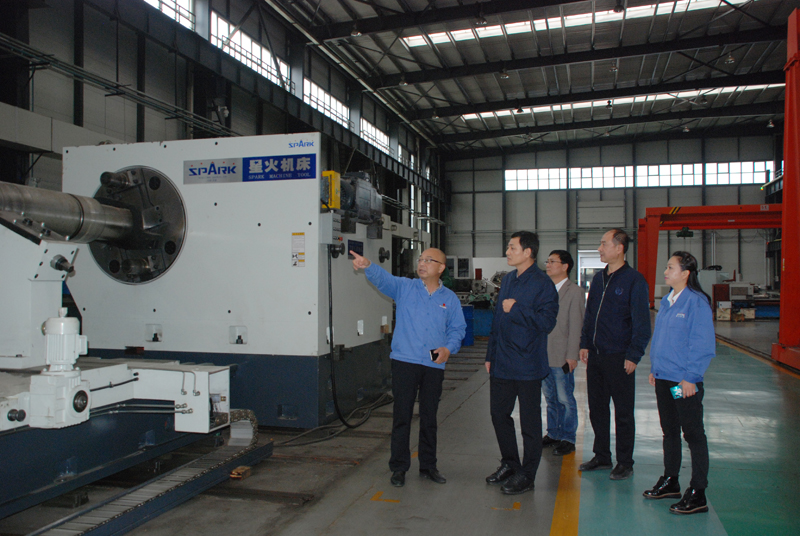 北京國機展覽有限公司總經理丁建榮來星火機床公司參觀調研