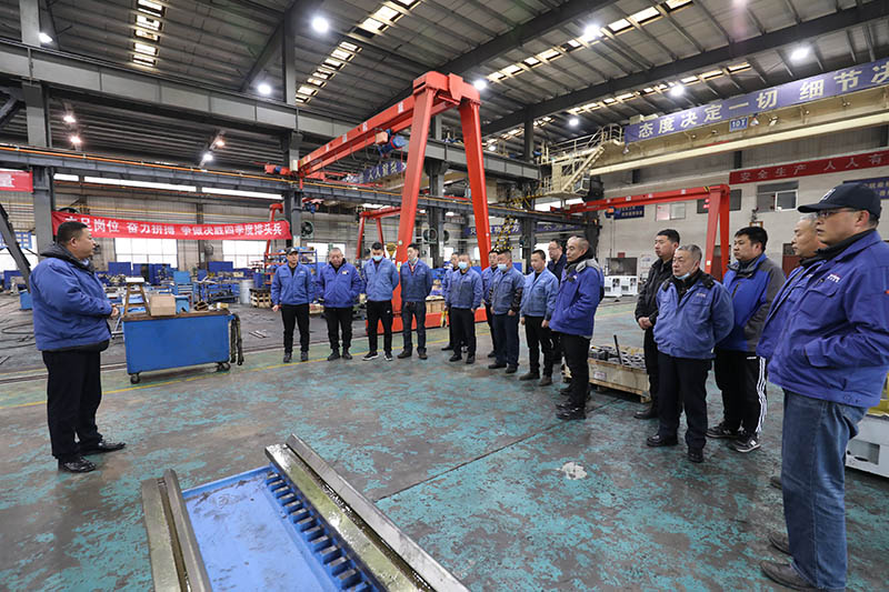 玉虎迎新春，奮進開新局