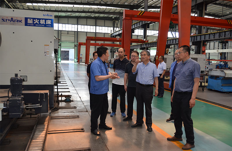 省工信廳副廳長黃寶榮一行來星火機(jī)床公司調(diào)研