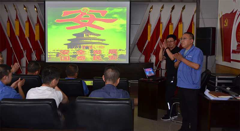 星火機床公司邀請專家為接害崗位職工舉辦專題培訓