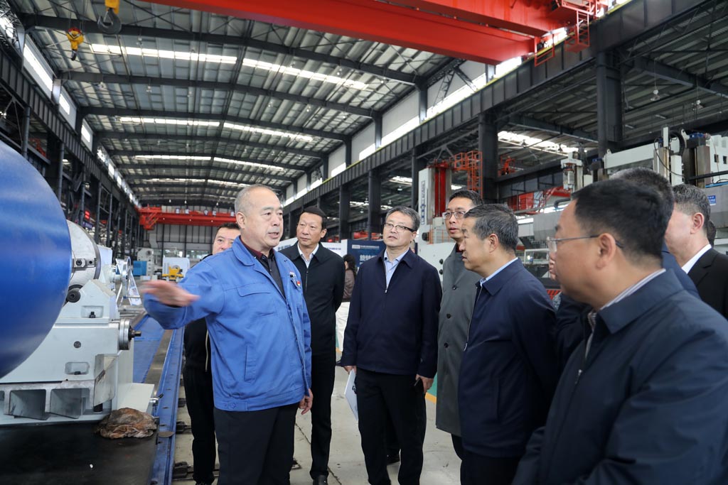 甘肅省工商聯(lián)主席郭奇志一行來(lái)星火機(jī)床公司調(diào)研