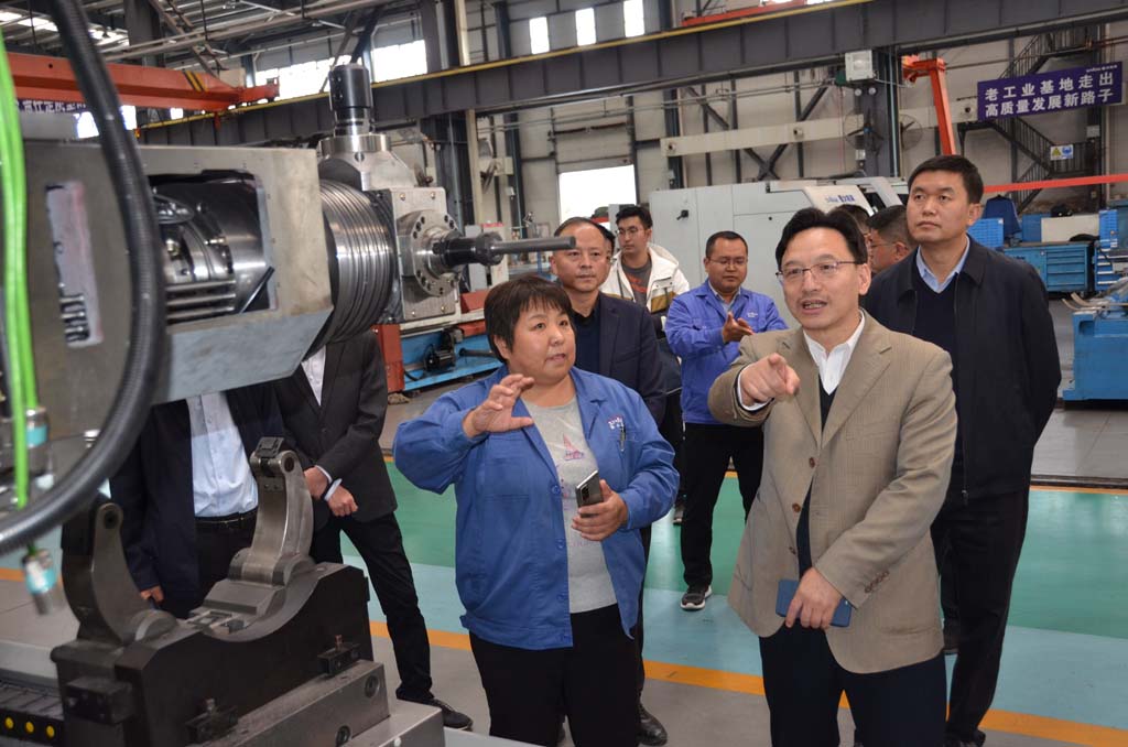 甘肅省通信管理局領導來星火機床公司調研