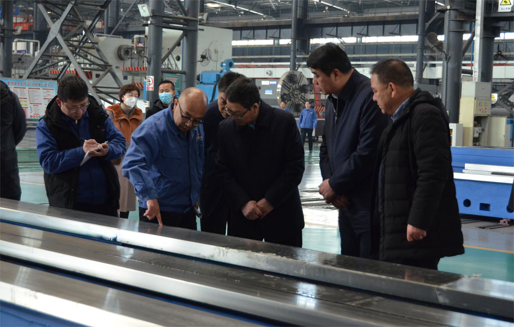 甘肅省科協(xié)黨組書記包俊宗來星火機床公司調研