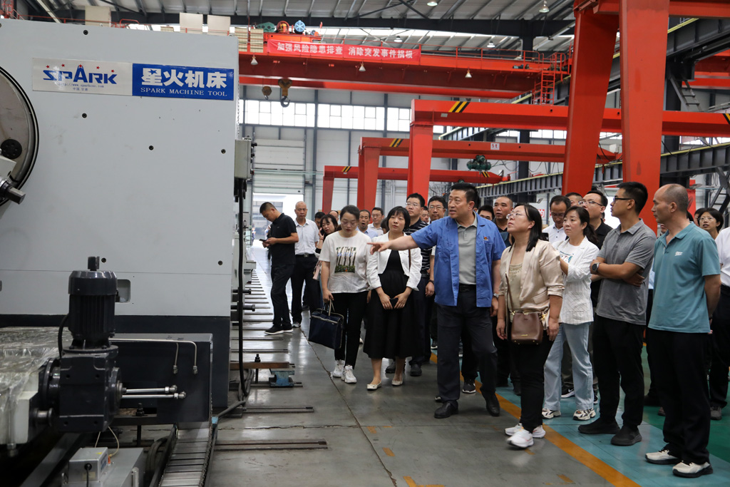 中共天水市委黨校縣級、中青年干部培訓班學員來星火公司參觀