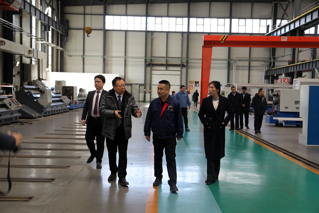 永道控股集團(tuán)總裁文慧銘一行來(lái)星火數(shù)控考察